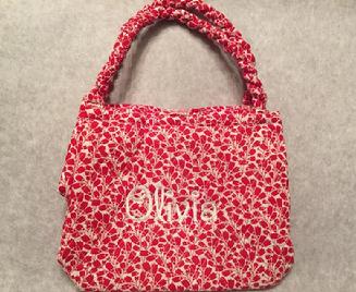 Insulated lunch purse is perfect for any event!  Personalized at no charge.